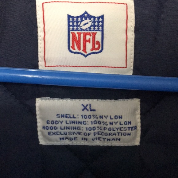 TITAN NFL COAT XL ❤️💙 - Picture 2 of 15